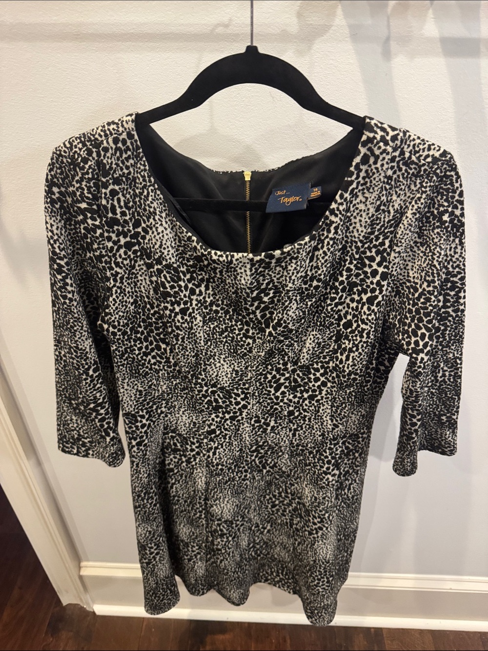 Just Taylor Black & White Animal Print Midi Dress